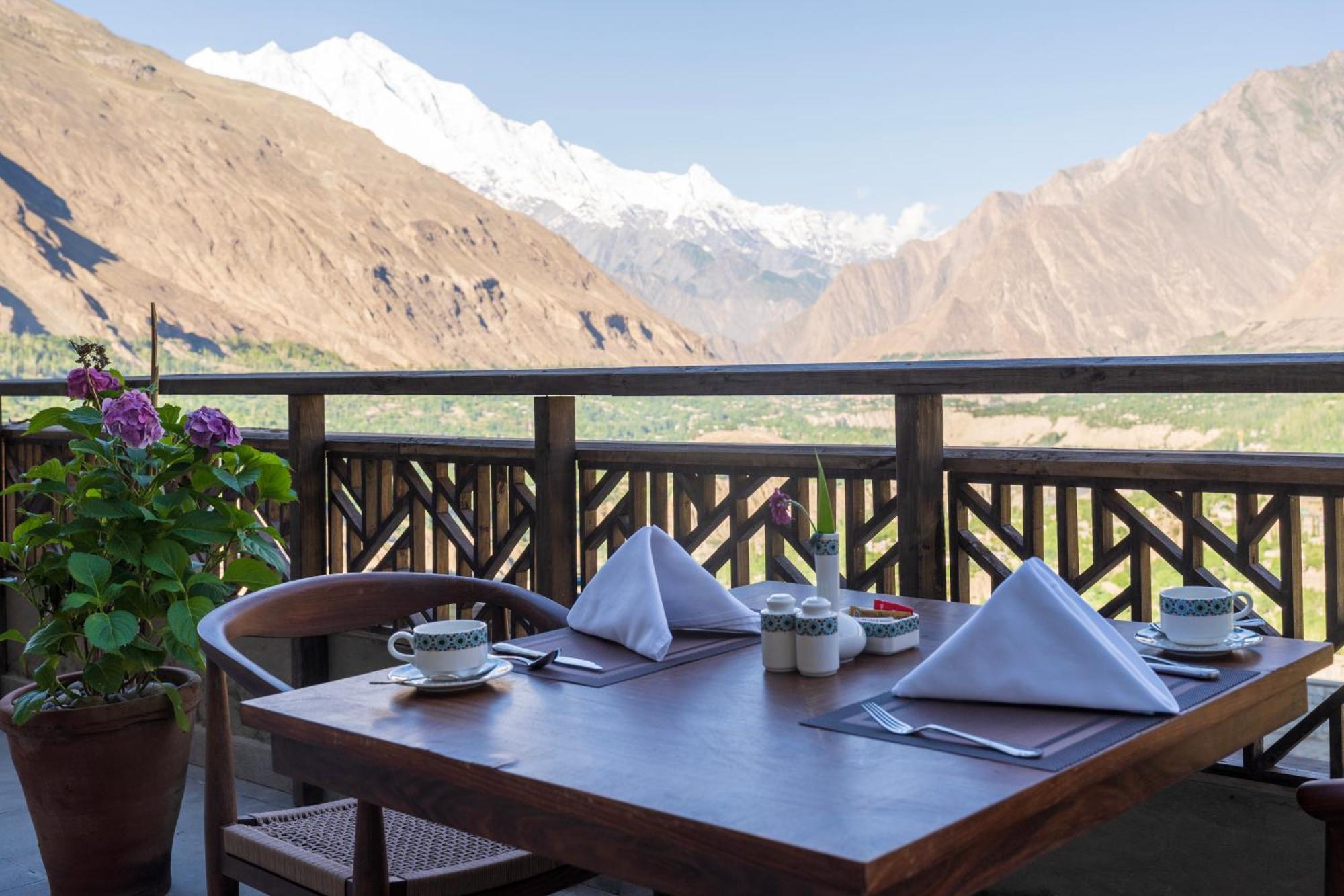 Hunza Serena Hotel Karimabad  Luaran gambar